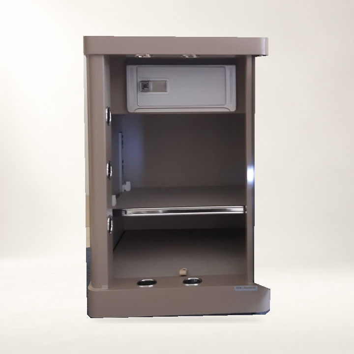 Cận cảnh khoang trong két sắt Aifeibao HK-M/D-60-AL tông xám be với đợt chia và ngăn nhỏ phía trên, ảnh két gốc ghép nền studio AI.